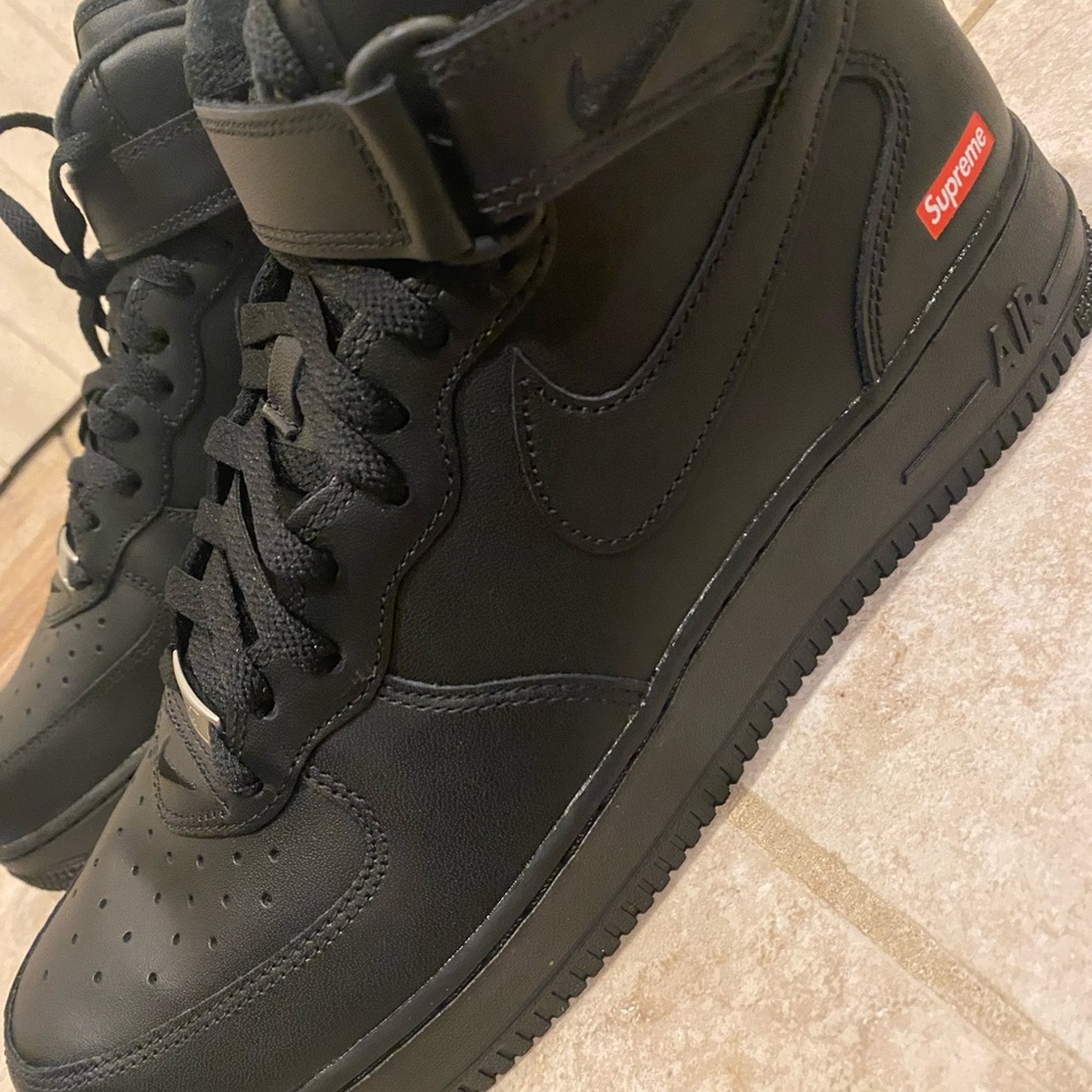 ***SOLD!*** Supreme®/Nike® Air Force 1 Mid ‘Black’ - Picture 5 of 12